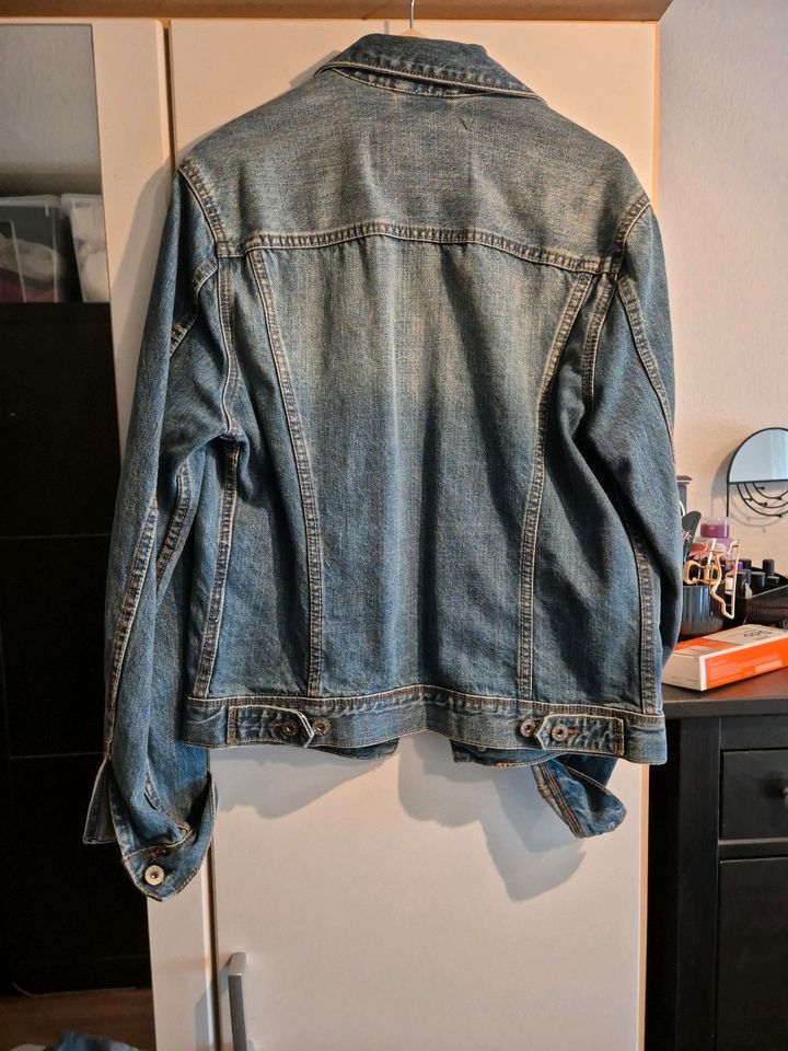 Jeansjacke von H&M Größe S in Mühlacker