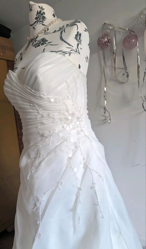 Brautkleid Größe 44, A-Linie in Bad Laasphe