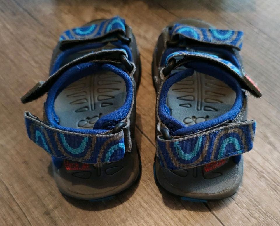 Jack Wolfskin Sandalen Gr. 26 / Sommerschuhe / Kinderschuhe in Leer (Ostfriesland)