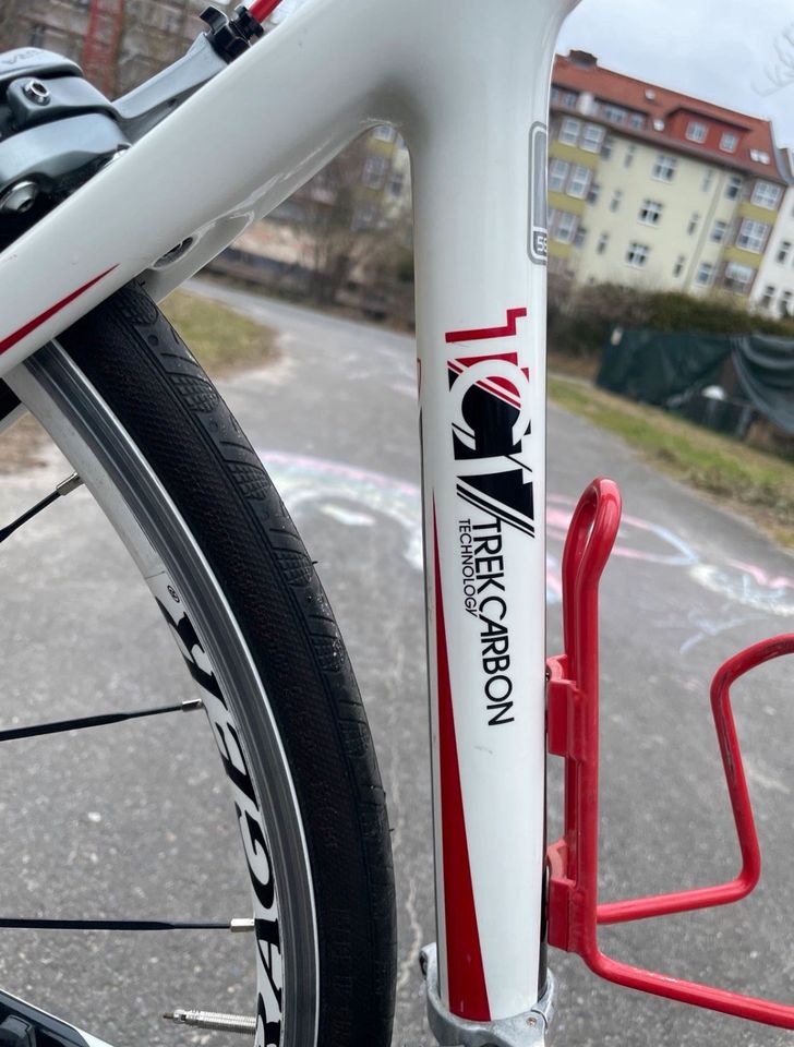 Trek Madone 4.7 H2 Rennrad, komplett Ultegra, R-Größe 56, Carbon in Oberkrämer