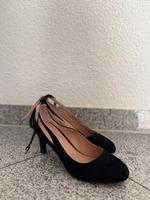 Schnürchen Pumps, schwarz Nordrhein-Westfalen - Kierspe Vorschau