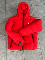 SUPERDRY Winterjacke rot Herren Größe M neuwertig Hessen - Bad Wildungen Vorschau