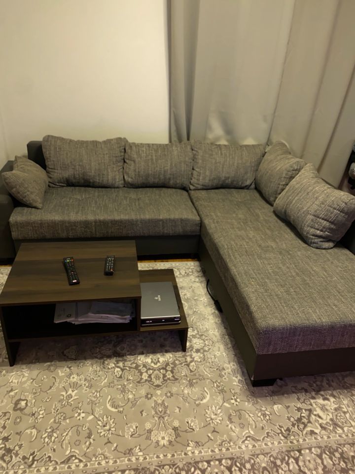 Sofa mit Tisch in Preußisch Oldendorf