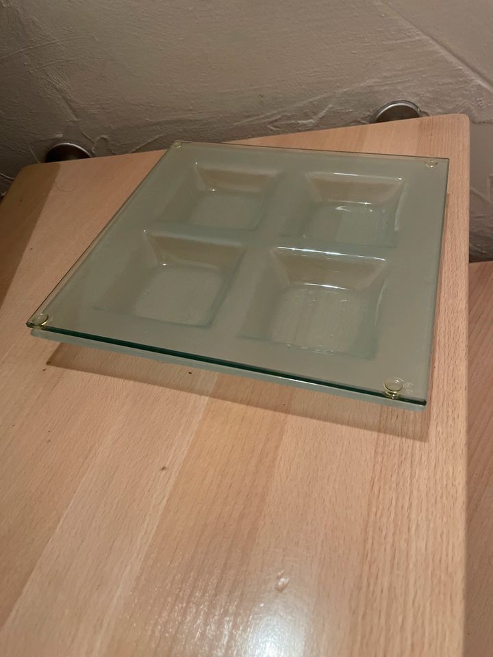 Glasschale für Dekomaterial mit abnehmbarer Glasplatte in Konstanz