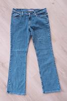 Levis Jeans super low bootcut 518 Niedersachsen - Faßberg Vorschau