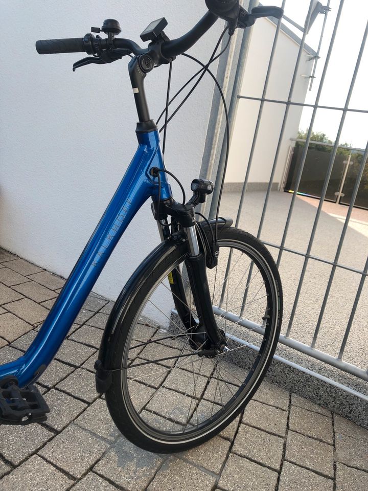 E bike Kalkhoff neuwertig in blau in Bad Saulgau