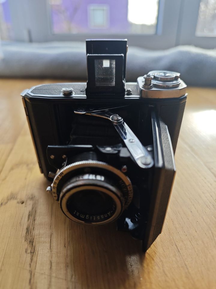 Zeiss Ikon Ikonta 521 mit Novar-Anastigmat 3,5/7,5cm Klappkamera in Mainburg