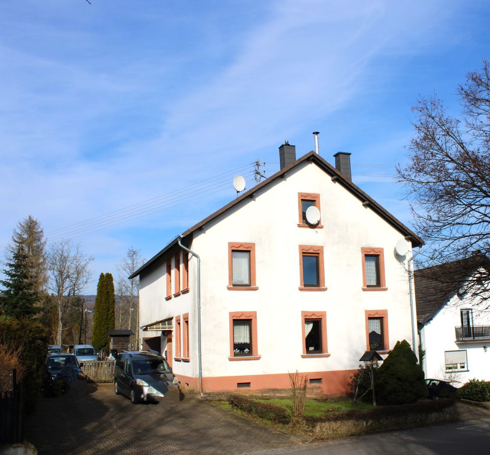 Traditionelles Bauernhaus im idyllischem Mitlosheim in Losheim am See