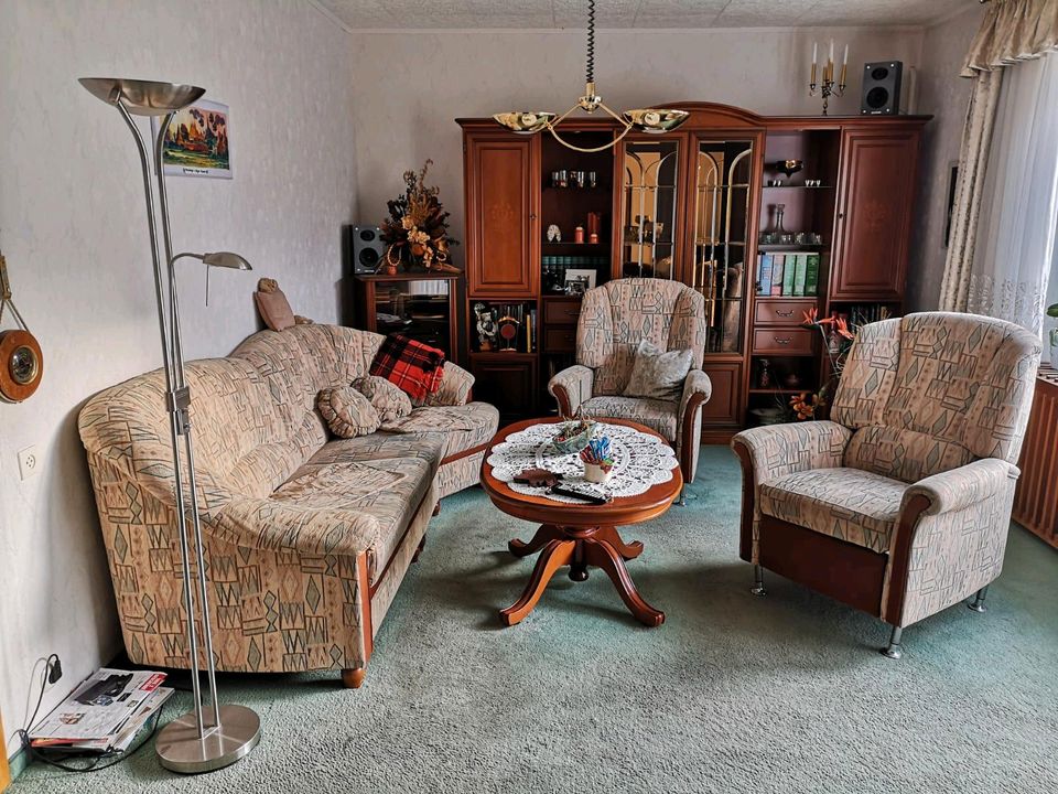 Italienisches Wohnzimmer, Schrank, Tisch im Jugendstil in Güstrow