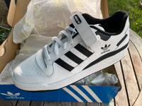 Adidas Forum Low Schwarz 45 1/3 Neu Bayern - Beratzhausen Vorschau