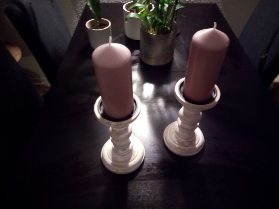 2 Kerzenhalter Weiß,Holz 21cm in Langenau