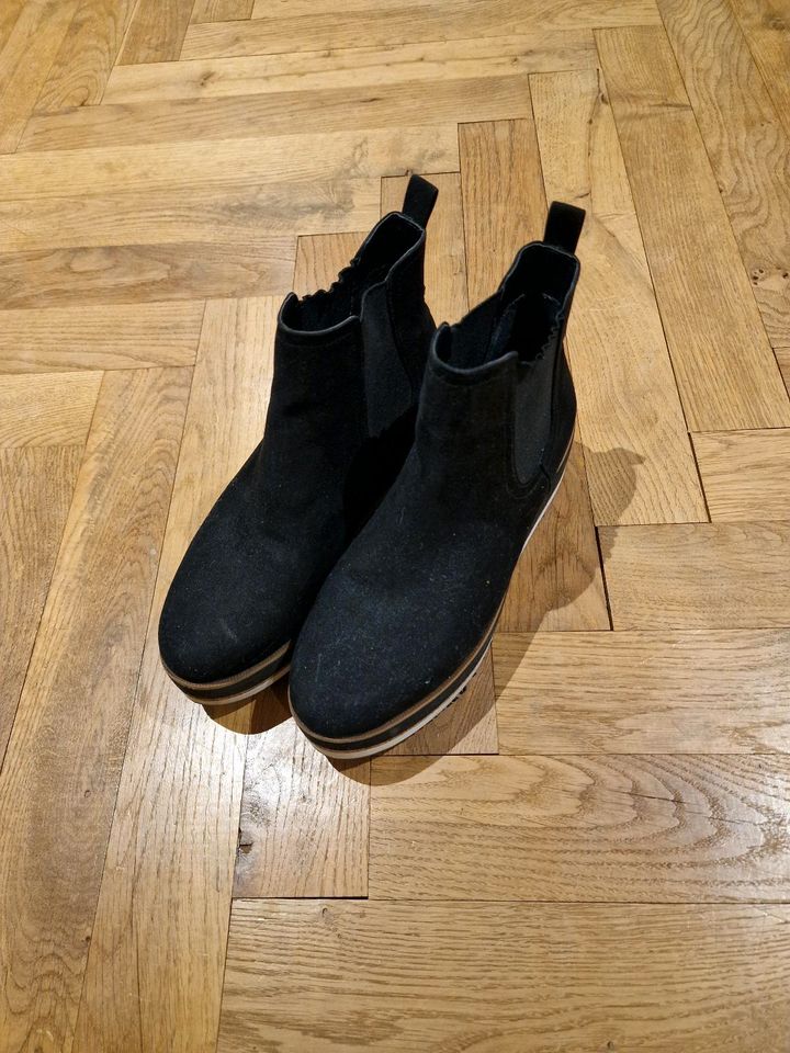 Stiefelette Bullboxer schwarz Plateau Veloursleder Gr. 38 Gummiso in  München - Bogenhausen | eBay Kleinanzeigen ist jetzt Kleinanzeigen