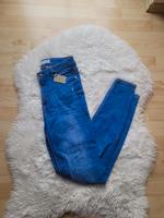 Skinny Jeans mir Löchern Bayern - Gerolfingen Vorschau