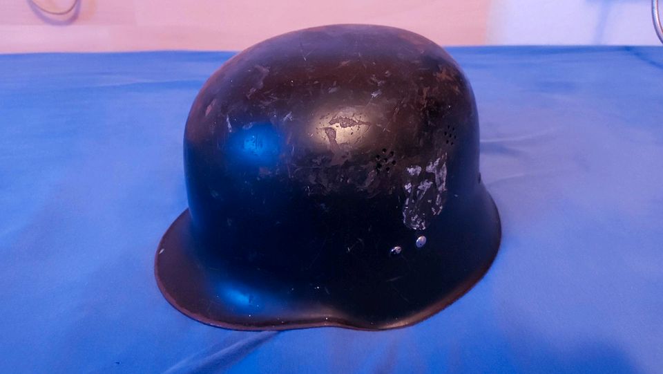 alter Stahlhelm in Nürnberg (Mittelfr)