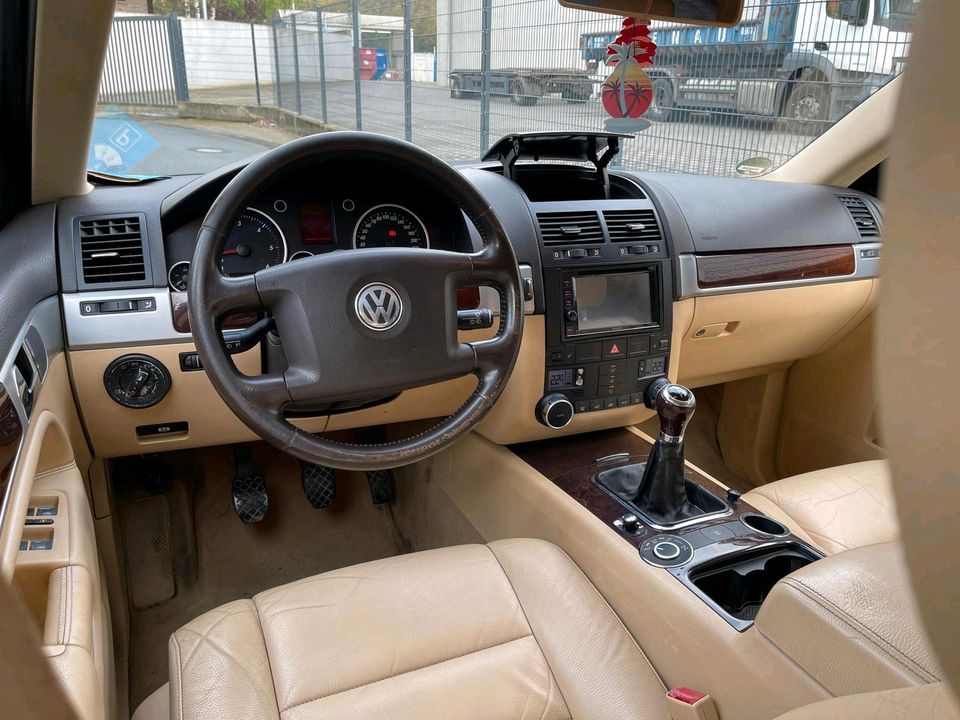 VW Touareg 2.5 TDI Navi Leder Klimaautomatik in Bad Bentheim
