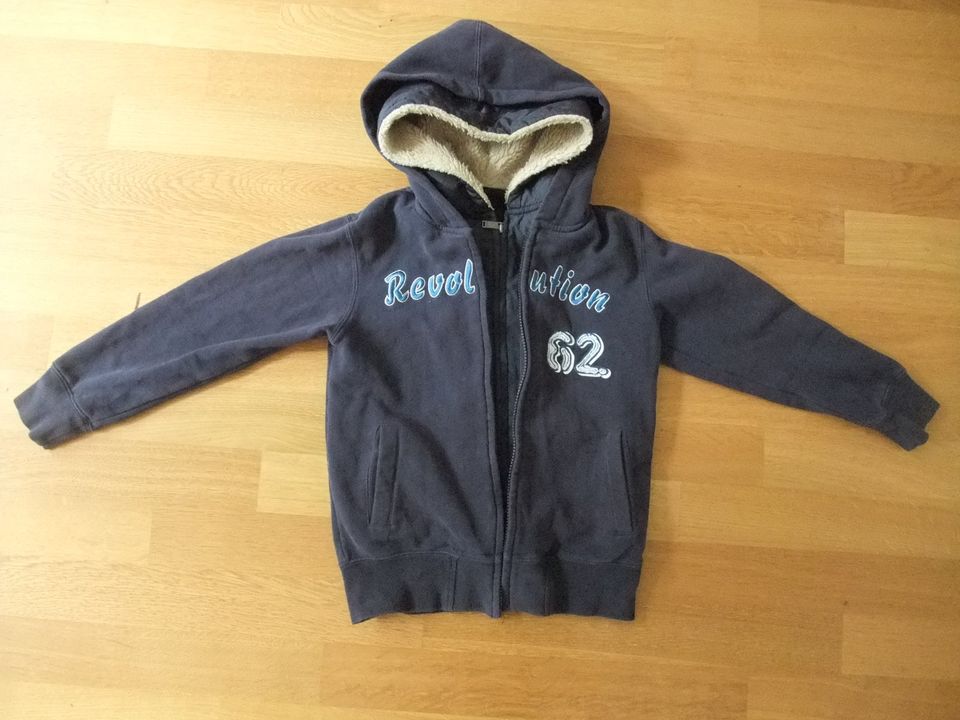 Jungen Sweatjacke Hoodie Kapuzenjacke Gr. 134 / 140 in Essen - Essen-Werden  | eBay Kleinanzeigen ist jetzt Kleinanzeigen