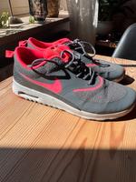 Nike Schuhe 40,5 Niedersachsen - Uelzen Vorschau