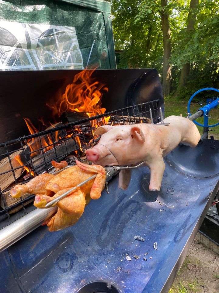 Spanferkelgrill, Lammgrill, Hänchengrill zum Mieten in Büdingen