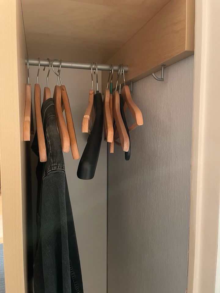 gebrauchte Garderobe „Stark“ von IKEA in Birkenachbildung in Hannover