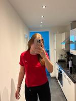 Rotes Hollister Tshirt Nordrhein-Westfalen - Halver Vorschau
