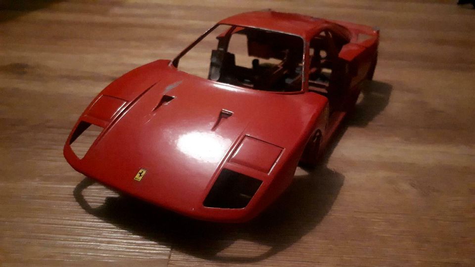 Ferrari F40 1:18 Modellauto Konvolut in Barsbüttel