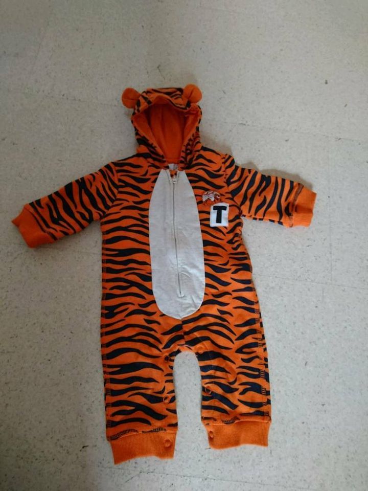 Disney Tigger Anzug 50/56 in Mauth