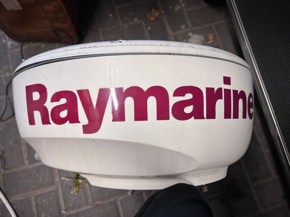 Raymarine Kartenplotter,  RD218 2KW 18" Radome in Oldenburg