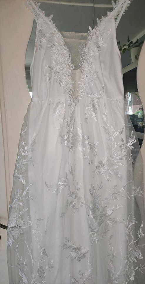 Brautkleid/Hochzeitskleid NEU Gr.S/M in Ratingen