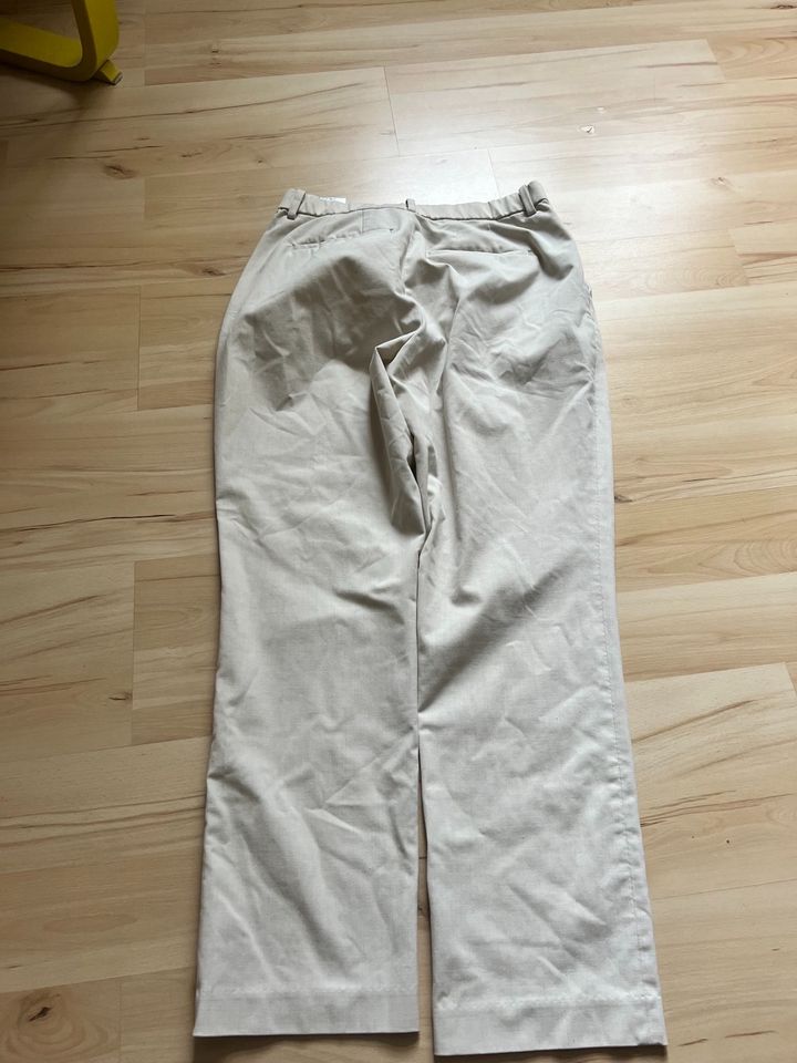 **Stoffhose**Gr.30**beige**Top** in Berlin