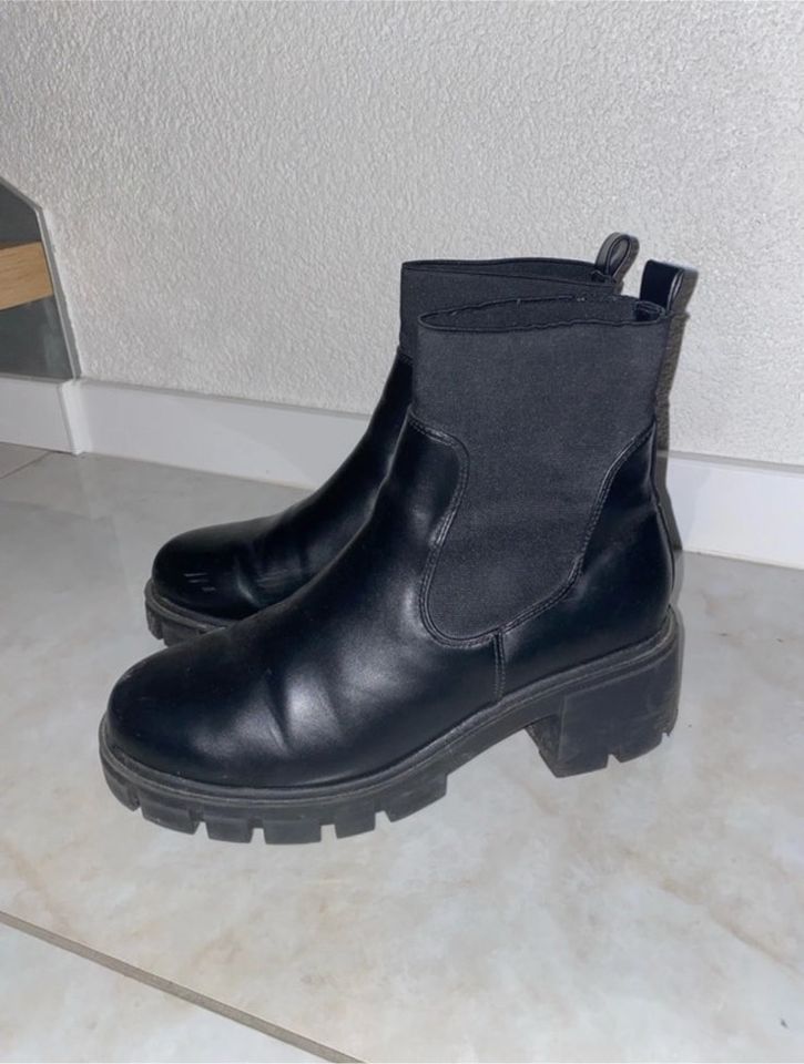 ASOS Design Stiefel in Ringsheim