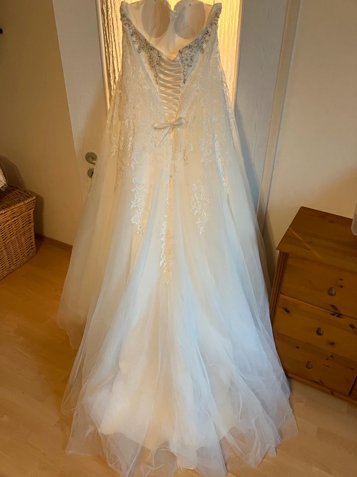 Brautkleid in Aarbergen