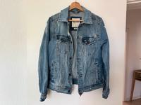 Hollister Jeansjacke Gr. S/36 blau Übergangsjacke Jacke Hamburg-Nord - Hamburg Winterhude Vorschau