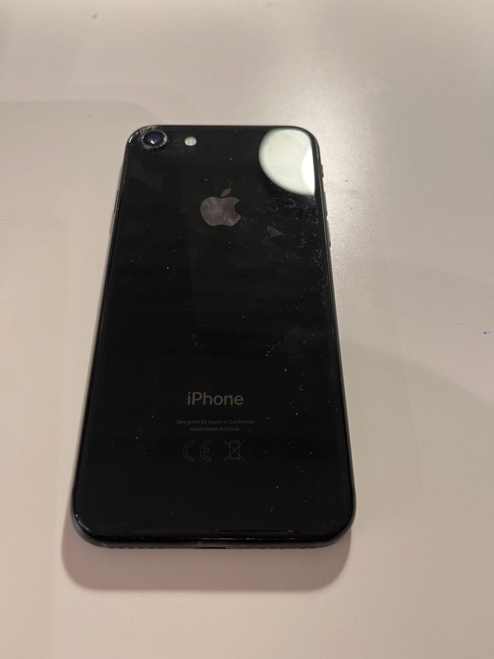 iPhone 8 64GB in Würzburg