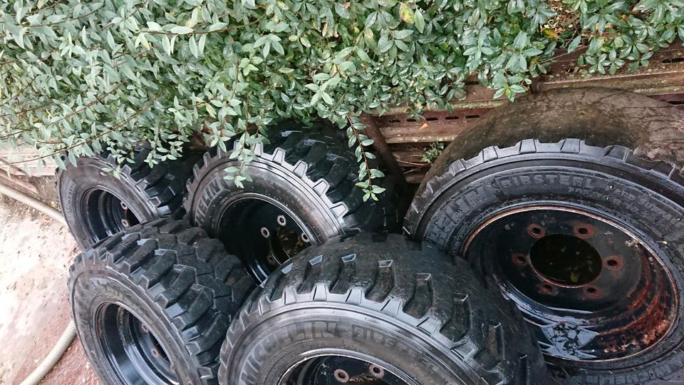 Reifen Räder Anhänger Radlader Hoflader Traktor Weidemann S in Hettstedt