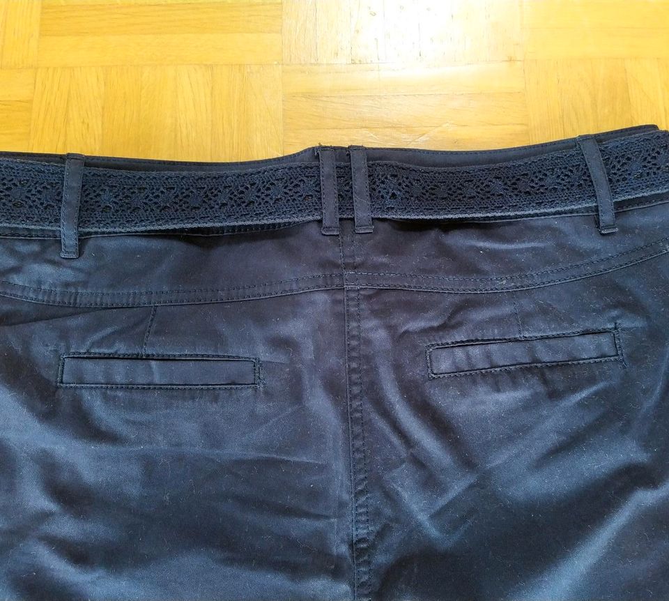 TCM Tchibo - dunkelblaue Shorts, Gr. 42 NEU in Bad Vilbel