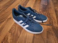 Schuhe Adidas Herren Gr. 44 Friedrichshain-Kreuzberg - Friedrichshain Vorschau