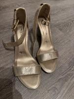 Tamaris Sommerschuhe Gold Größe 39 neu Niedersachsen - Stade Vorschau
