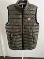 GUESS Herren Weste (Jacke) S (Jugendgr. 164 176 ) neuwertig Kr. München - Grünwald Vorschau