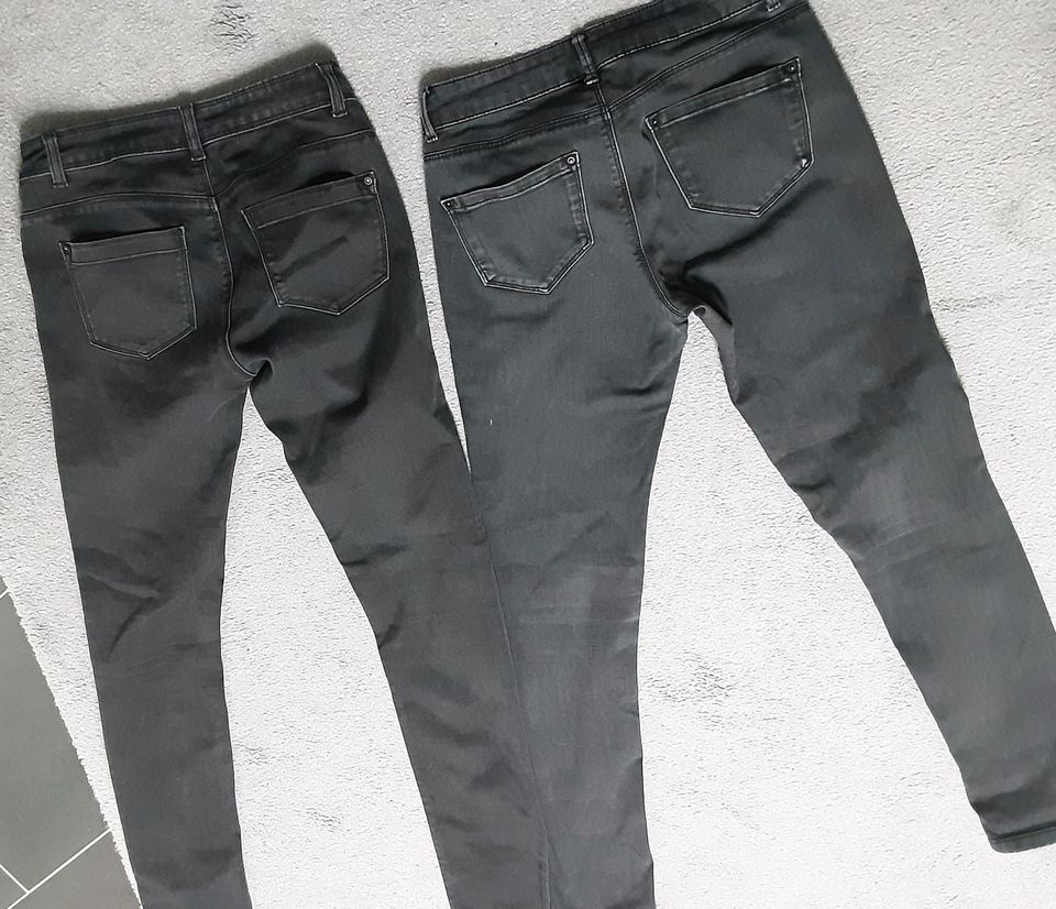 Schwarze Jeans hallhuber + only. Jeans shorts edc, blau in Fürth