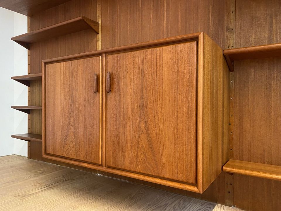 WMK Umfangreiches, hochwertiges und gut erhaltenes modulares Mid-Century Regalsystem im Teakholz # Regalwand Regal Schrankwand Sideboard Stingregal Skandinavisch Danish Design Teak 60er Vintage in Berlin