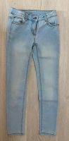 ❤️ Jeans Jeanshose Hose hellblau YIGGA Gr. 146 Brandenburg - Friedrichswalde Vorschau