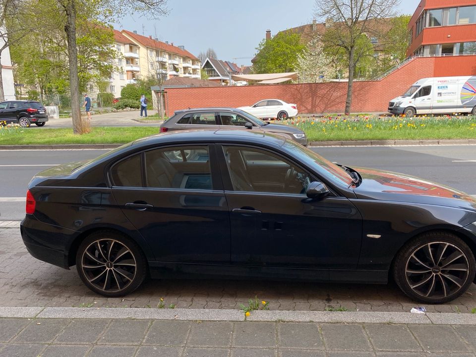 BMW 320i E90 in Nürnberg (Mittelfr)