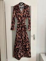 KOOIOOK bodenlanges satinmaxikleid leopardenmuster mit gürtel Nordrhein-Westfalen - Düren Vorschau