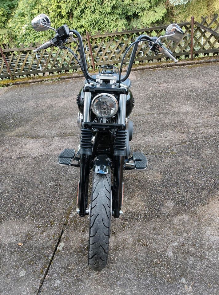 Harley Davidson Street Bob Super Zustand in Schmelz