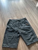 Kurze Hose/Shorts dunkelblau (Jeansstoff) Nordrhein-Westfalen - Hünxe Vorschau