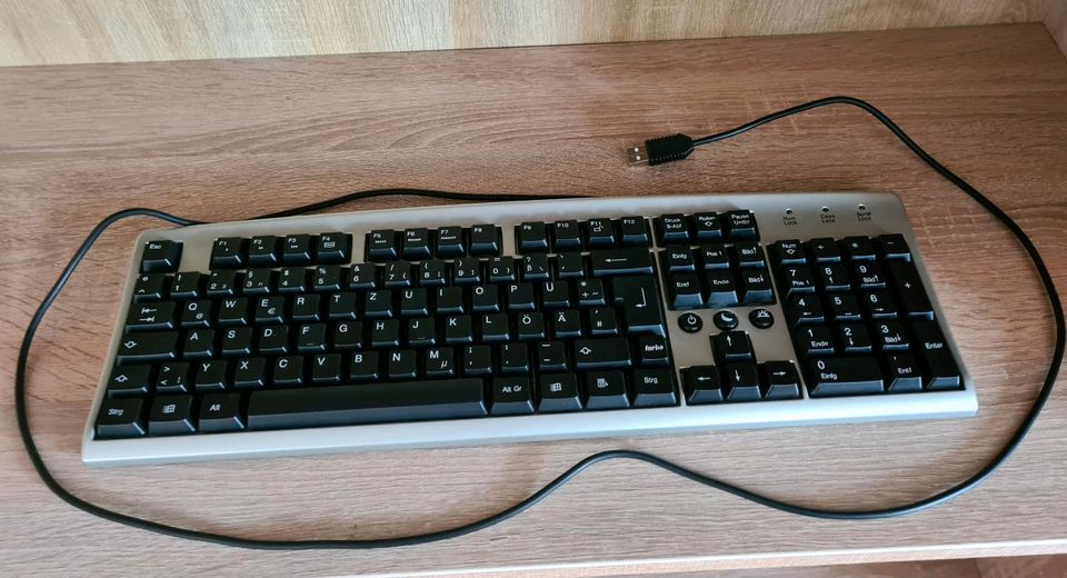 PC und Notebook USB Tastatur in Schwaigern