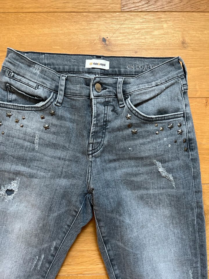 Rich & Royal Jeans grau Gr. 26/32 ex-boyfriend in Eisenberg