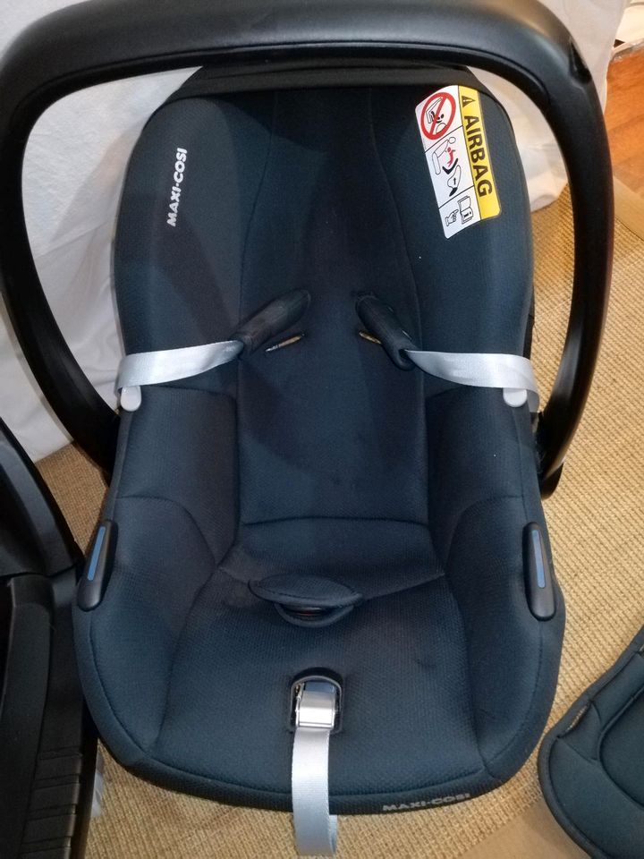 Maxi cosi cabriofix isize babyschale mit familyfix 3 in Wermelskirchen