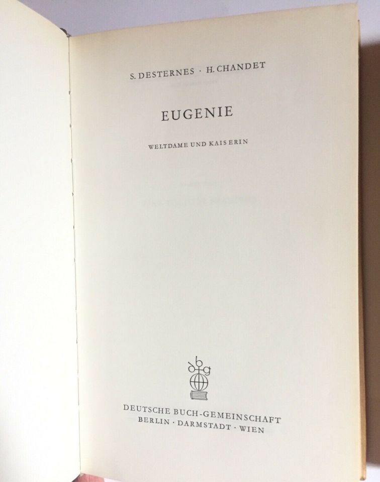 Romane: Eugenie S. Desternes;Der mit dem Wolf tanzt in Düsseldorf