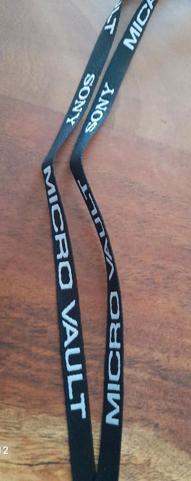 Sony Micro Vault   Handyband Lanyard  *NEU *Siehe Fotos Nur 4€ in Wunstorf